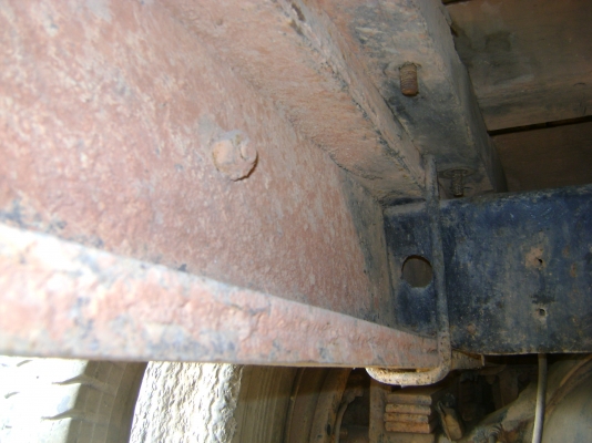 2 เพลาฟูโช่  6 BF1  175 แรง  ไม่มีทะเบียน  ราคา 270,000 บาท