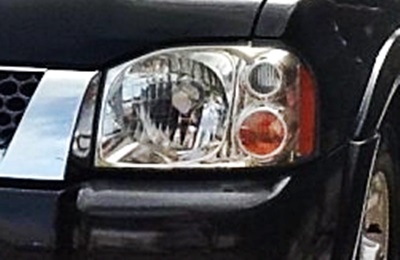 ขอซื้อ ไฟหน้า นิสสัน มือสอง 1 คู่ ตามรูปคับ