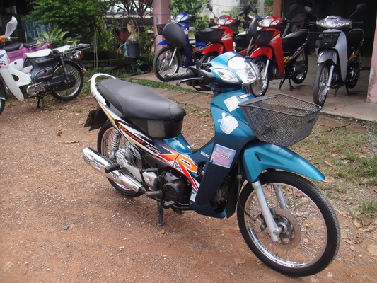 ขายเวฟ 125  สีเขียว-ดำ  ทะเบียนพร้อมชุดโอน