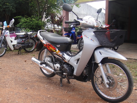 ขายเวฟ 125 สีบอนด์-ดำ ทะเบียนพร้อมชุดโอน ขายเวฟ 125 สีบอนด์-ดำ ทะเบียนพร้อมชุดโอน