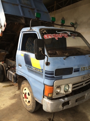 หกล้อ อีซูซุ KS115แรงดั้ม3คิว สภาพสวยเดิมๆ พวงมาลัยเพาเวอร์ เล่มทะเบียนครบ