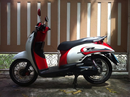 ขออนุญาติขาย HONDA Scoopy-i 110 สีขาวมุก สภาพเดิมๆ โอนฟรีครับ