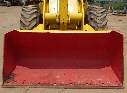 รถตัก Komatsu 515 สวยๆ นำเข้าจาก ญี่ปุ่น +++ สวยมาก พร้อมใช้งาน ขายถูก 090-986-2521