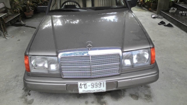 Benz 230E ออกป้ายแดง มือเดียว เกียร์ธรรมดา เครื่อง2300 รถบ้าน สวยๆ เดิมๆ ขาย 135,000 บาท