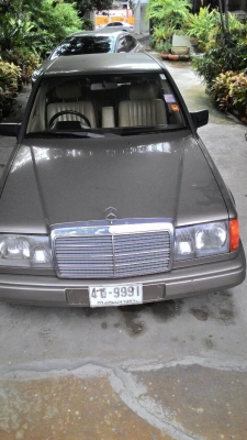 Benz 230E ออกป้ายแดง มือเดียว เกียร์ธรรมดา เครื่อง2300 รถบ้าน สวยๆ เดิมๆ ขาย 135,000 บาท
