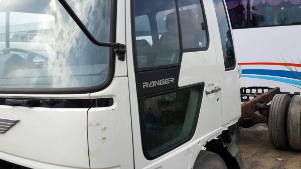 HINO FD หัวไฮเทคแค๊ป สภาพสวยไม่มีผุ เครือง HO7C 185 แรงม้า เบรคจิฟฟี่ ทะเบียนพร้อม