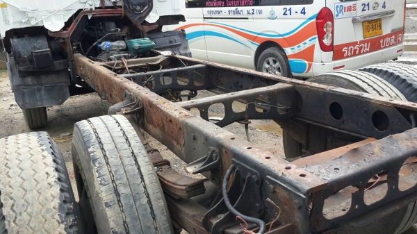 HINO FD หัวไฮเทคแค๊ป สภาพสวยไม่มีผุ เครือง HO7C 185 แรงม้า เบรคจิฟฟี่ ทะเบียนพร้อม