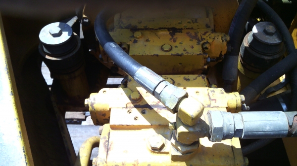 KOMATSU PC 60-5 KOMATSU PC 60-5