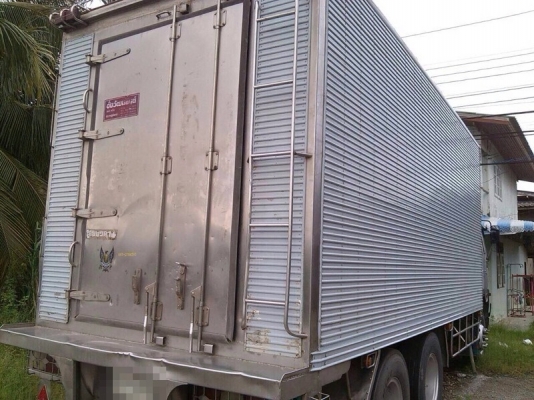 รถฮีโน่ 10 ล้อ ตู้เย็น 260 แรงม้า. ปี 43 สนใจติดต่อ 081 - 6079515 รถฮีโน่ 10 ล้อ ตู้เย็น 260 แรงม้า. ปี 43 สนใจติดต่อ 081 - 6079515