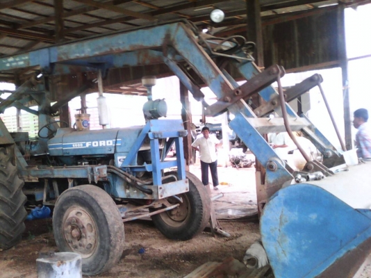 ขายรถตัก พร้อมชุดปากคีบอ้อย พร้อมเล่มทะเบียน