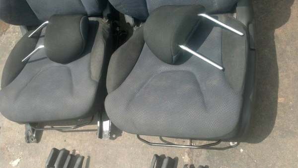 ขายเบาะรถยนต์แนวสปอร์ต พร้อมรางอุปกรณ์ครบ 2900 บาท ขายเบาะรถยนต์แนวสปอร์ต พร้อมรางอุปกรณ์ครบ 2900 บาท