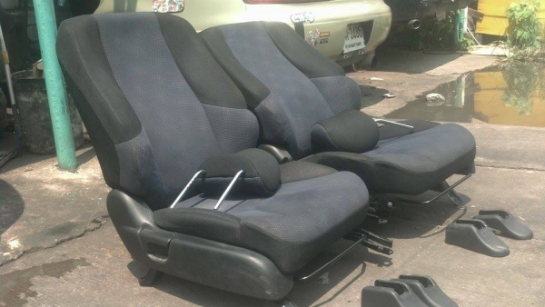 ขายเบาะรถยนต์แนวสปอร์ต พร้อมรางอุปกรณ์ครบ 3500 บาท ขายเบาะรถยนต์แนวสปอร์ต พร้อมรางอุปกรณ์ครบ 3500 บาท