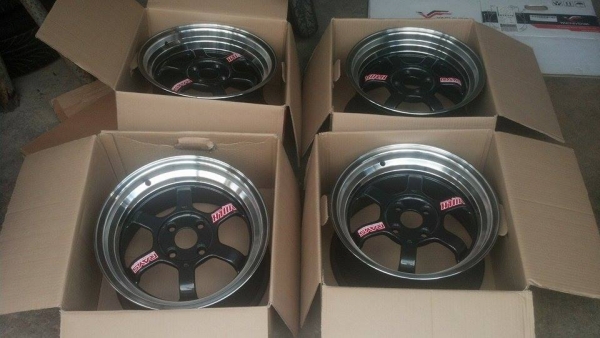 แม็กใหม่แนวปลิ้น TE37 ขอบ 15 กว้าง 8 ออฟ 35 ราคา 9700 บาท แม็กใหม่แนวปลิ้น TE37 ขอบ 15 กว้าง 8 ออฟ 35 ราคา 9700 บาท