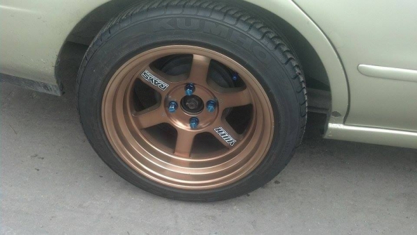 แม็กลายฮิตแนวปลิ้น TE37 ขอบ 15 กว้าง 8 ออฟ 0 พร้อมยาง 12500 บาท