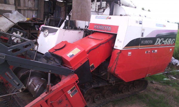 รถเกี่ยวKUBOTA  68แรง  รถอุ้ม