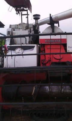 รถเกี่ยวKUBOTA  68แรง  รถอุ้ม