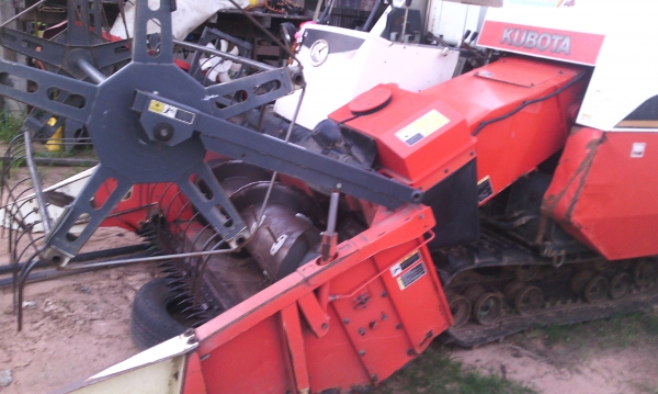รถเกี่ยวKUBOTA  68แรง  รถอุ้ม