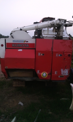 รถเกี่ยวKUBOTA  68แรง  รถอุ้ม