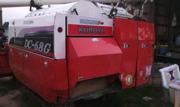 รถเกี่ยวKUBOTA  68แรง  รถอุ้ม