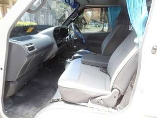 TOYOTA HIACE 3.0 GL ปี 2001 จัดไฟแนนซ์ได้ ดาวน์ 8,000 T.086-527-9533