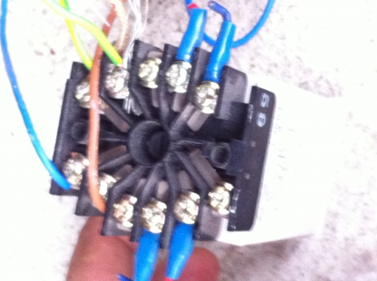 เครื่องวัดและควบคุมอุณหภูมิ FUJI ผลิต ญี่ปุ่น ใช้ไฟได้ตั้งแต่ 85 - 265 V. ควมคุมอุณหภูมิไม่ให้เกินจากที่ตั้งไว้ เครื่องวัดและควบคุมอุณหภูมิ FUJI ผลิต ญี่ปุ่น ใช้ไฟได้ตั้งแต่ 85 - 265 V. ควมคุมอุณหภูมิไม่ให้เกินจากที่ตั้งไว้