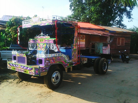 ทำสีรถอีแต๋นคับ