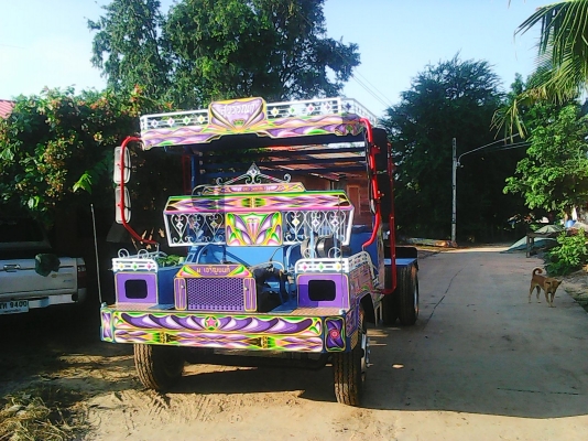 ทำสีรถอีแต๋นคับ