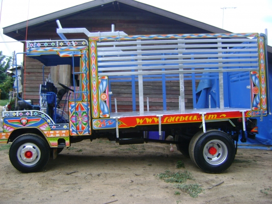 ทำสีรถอีแต๋นคับ