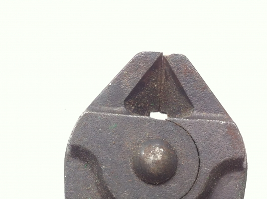 คีมตัดPEAKS จากญี่ปุ่นมีจุดช่วยผ่อนแรงในการตัด สามารถล็อกปาก ด้ามสี่เขียว ตั้งระยะการตัดได้