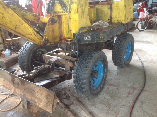 ((ขาย69,000)) แบคโคร ไอว่าฟูจิ TC-20. แปลงล้อยาง ขับ4WD