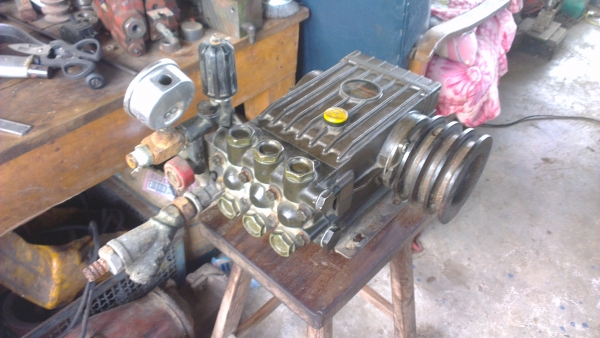 Sell> ขายปั้มฉีดน้ำแรงดันสูง Inter Pump รุ่น WS 201 / 200 Bars พร้อม สาย+ตัวปรับแรงดัน จัดส่งทั่วประเทศครับ