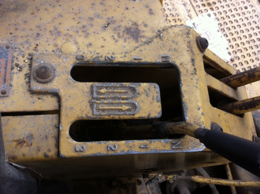 ขายรถแทรกเตอร์ CAT D6H เกียร์ตัด ตีนไก่ สภาพดี พร้อมใช้ ราคา 1250000 สนใจรีบโจงด่วน