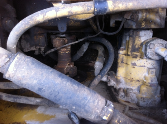 ขายรถแทรกเตอร์ CAT D6H เกียร์ตัด ตีนไก่ สภาพดี พร้อมใช้ ราคา 1250000 สนใจรีบโจงด่วน