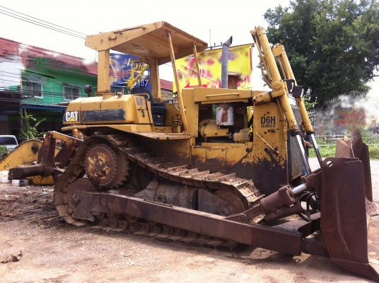 ขายรถแทรกเตอร์ CAT D6H เกียร์ตัด ตีนไก่ สภาพดี พร้อมใช้ ราคา 1250000 สนใจรีบโจงด่วน