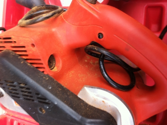 เครื่องขัดกระดาษทราย 4 นิ้ว ยี่ห้อ XINYUAN อุปกรณ์ครบชุดในกล่องพลาสติก สภาพสวยพร้อมใช้งาน