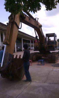 ขายแบคโฮ โคมาสสุ 200