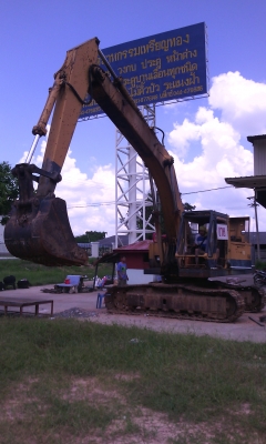 ขายแบคโฮ โคมาสสุ 200