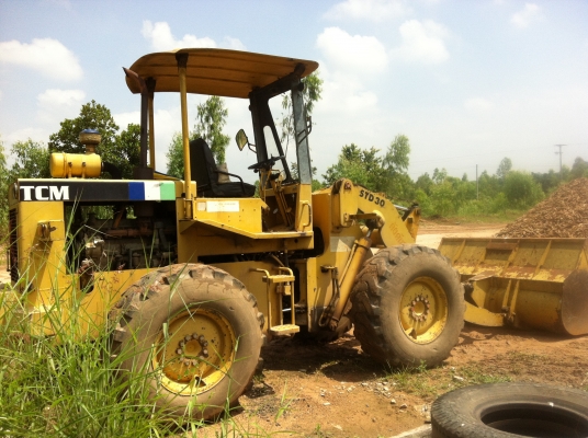 ขายรถตักล้อยาง TCM รุ่น STD-30  เกียร์ท๊อค 2 เพลา พร้อมใช้