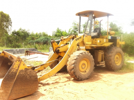 ขายรถตักล้อยาง TCM รุ่น STD-30  เกียร์ท๊อค 2 เพลา พร้อมใช้