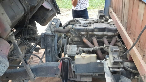 ขาย6ล้อ โดยสาร อีซูซุNPR115 เกียร์สั้นแท้ เครื่องดี แชชซีสวย หลังคาสแตนเลส เครื่องเสียงชุดใหญ่ ทะเบียนเต็ม พร้อมวิ่งใช้งาน