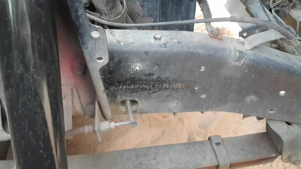 ขาย6ล้อ โดยสาร อีซูซุNPR115 เกียร์สั้นแท้ เครื่องดี แชชซีสวย หลังคาสแตนเลส เครื่องเสียงชุดใหญ่ ทะเบียนเต็ม พร้อมวิ่งใช้งาน