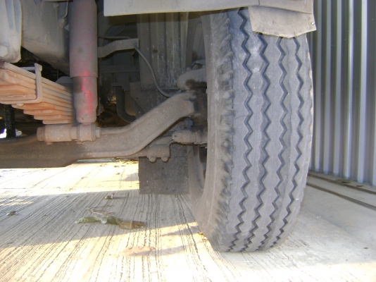 หลง  195 แรง  เพลาเดียว  รถล่อง  ราคา  735,000 บาท