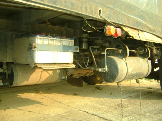 หลง  195 แรง  เพลาเดียว  รถล่อง  ราคา  735,000 บาท