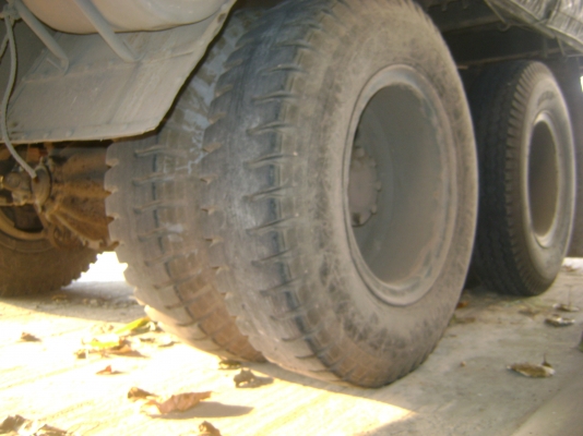 หลง  195 แรง  เพลาเดียว  รถล่อง  ราคา  735,000 บาท