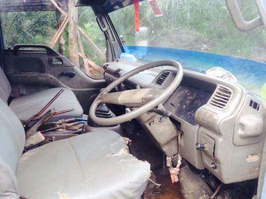 ขายรถ6ล้อดั้มพ์ ISUZU NPR66LX5 เครื่อง 120 แรงม้า สนใจโทร 081-970-1072