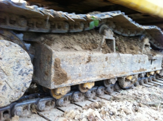 ขายรถแบคโค KOMATSU PC200-7 ไฟฟ้าเต็ม เอกสารอิมวอย จัดแน้นได้ ราคา1680000  ต่อรอง