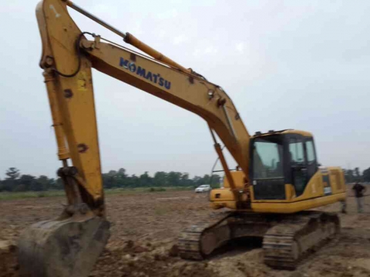 ขายรถแบคโค KOMATSU PC200-7 ไฟฟ้าเต็ม เอกสารอิมวอย จัดแน้นได้ ราคา1680000  ต่อรอง