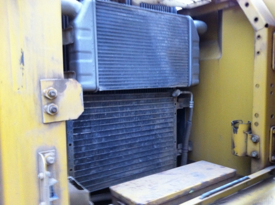 ขายรถแบคโค KOMATSU PC200-7 ไฟฟ้าเต็ม เอกสารอิมวอย จัดแน้นได้ ราคา1680000  ต่อรอง