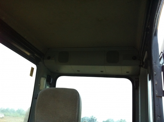 ขายรถแบคโค KOMATSU PC200-7 ไฟฟ้าเต็ม เอกสารอิมวอย จัดแน้นได้ ราคา1680000  ต่อรอง