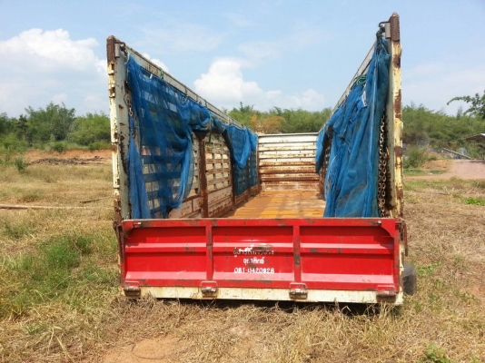 หางเทเลอร์ คอกสูง สภาพสวย รั้วด้านข้าง 2 ข้างสวย พื้นสวยไม่ผุ